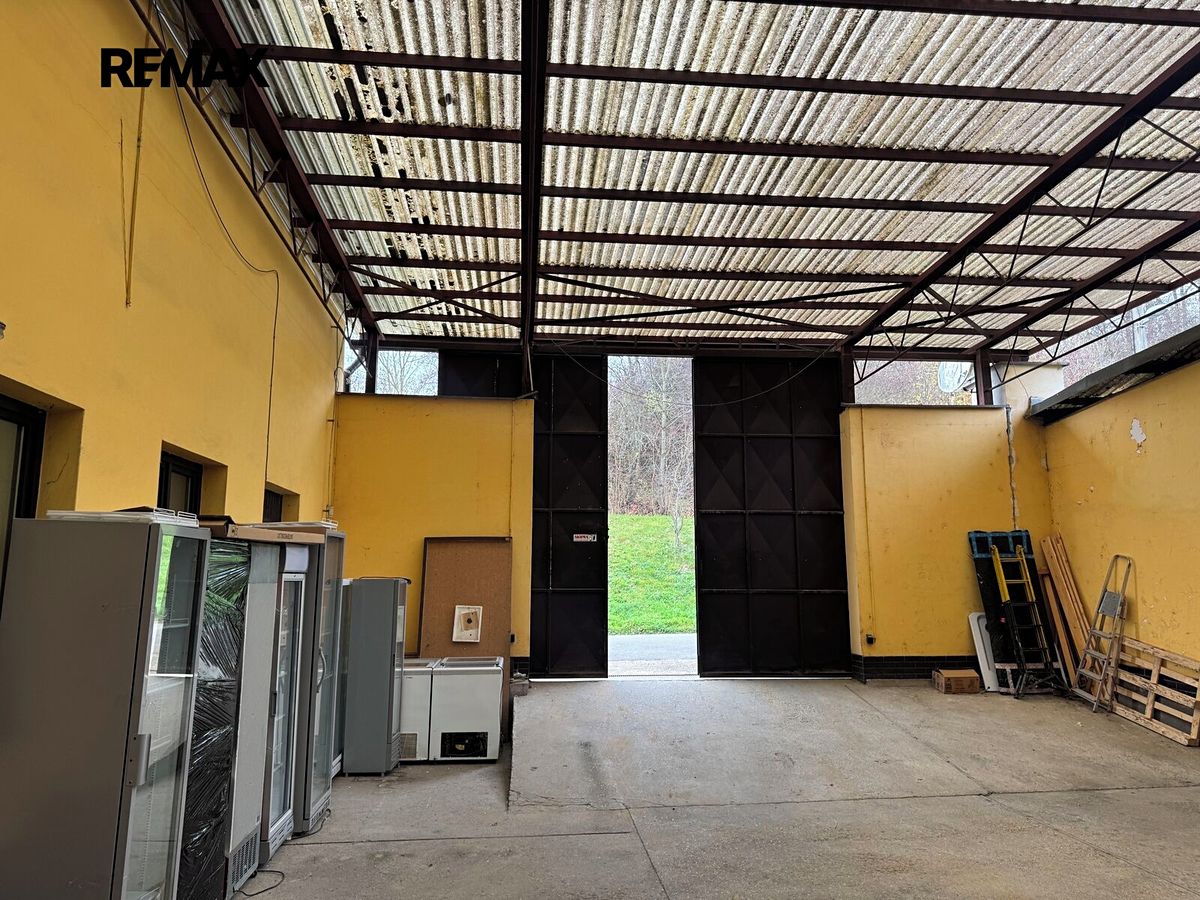 Prodej rodinného domu 200 m², pozemek 367 m² – fotografie 2