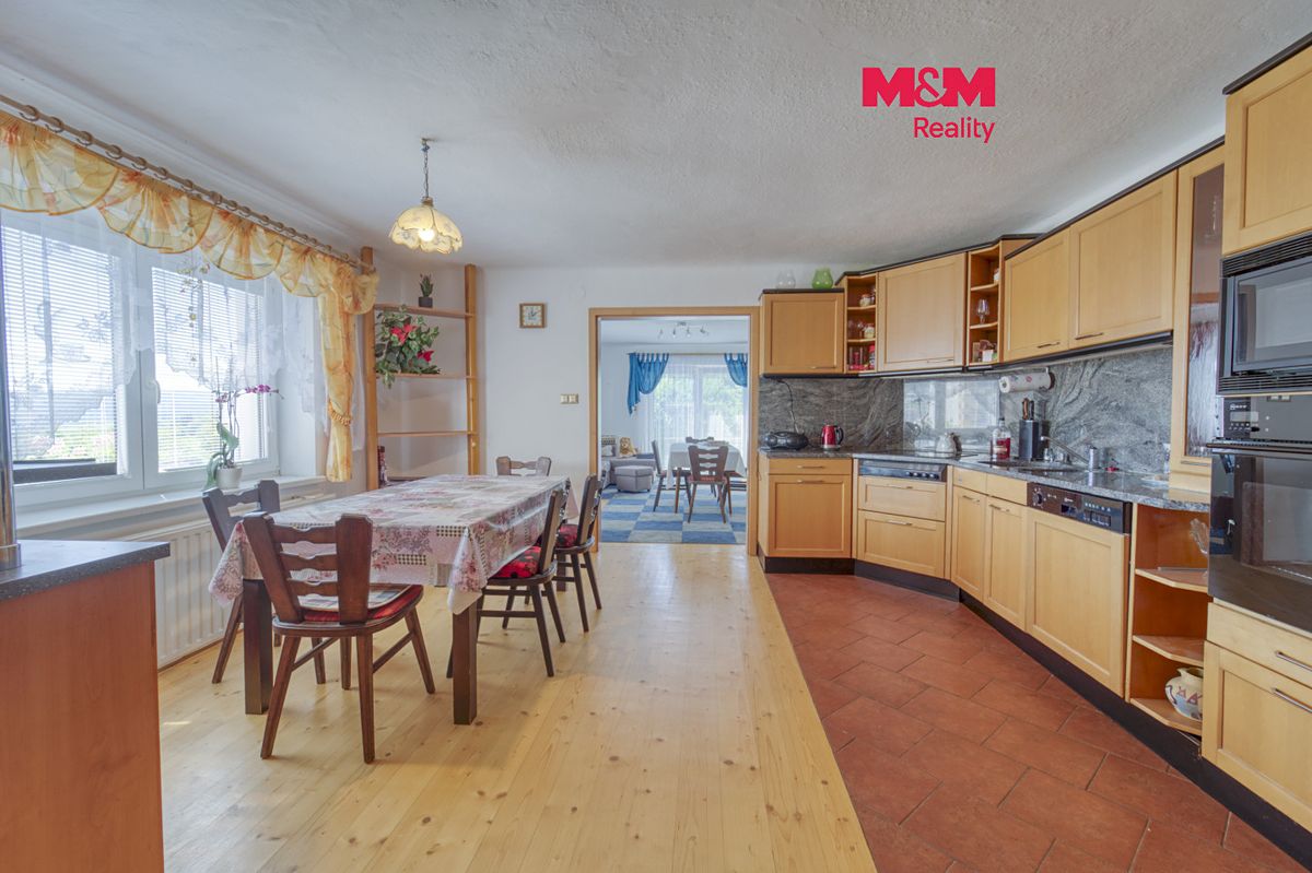 Prodej rodinného domu 622 m², pozemek 1474 m²