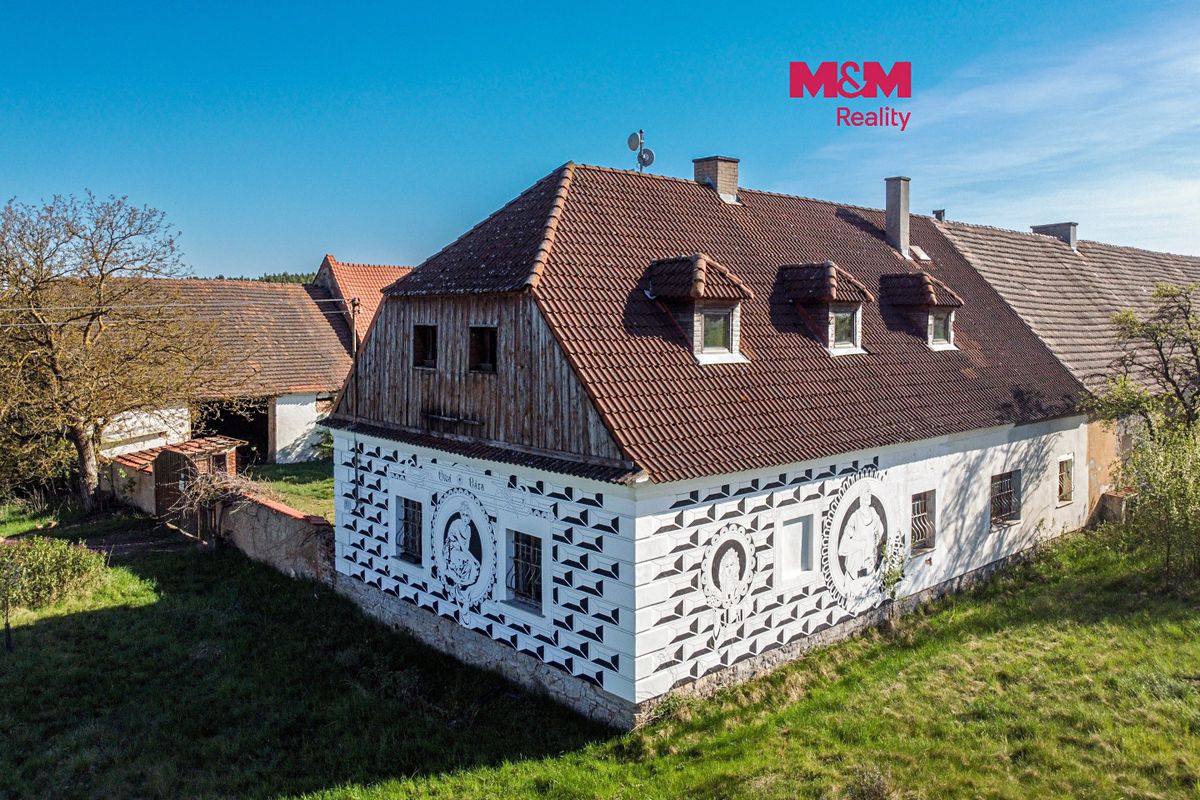 Prodej rodinného domu 175 m², pozemek 4294 m²