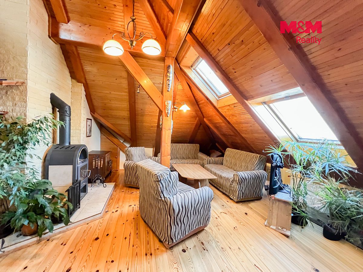 Prodej rodinného domu 744 m², pozemek 3342 m² – fotografie 5