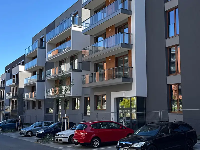 Prodej bytu 1+kk 34 m², Praha – náhled fotky 1