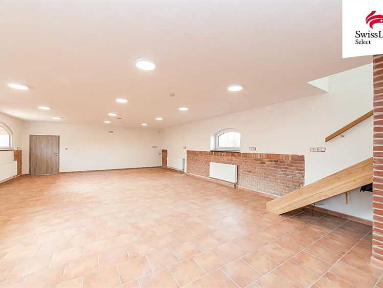 Комерційне приміщення в оренду, 230 м² (1 з 15)