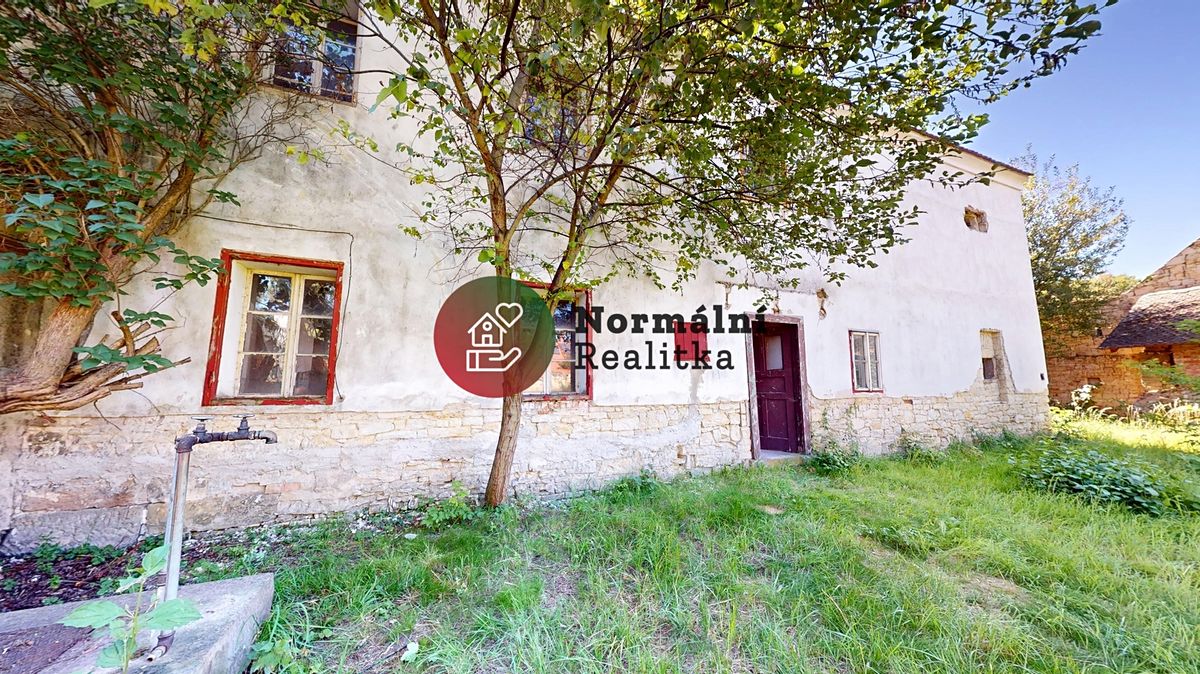 Prodej rodinného domu 140 m², pozemek 1585 m² – fotografie 2