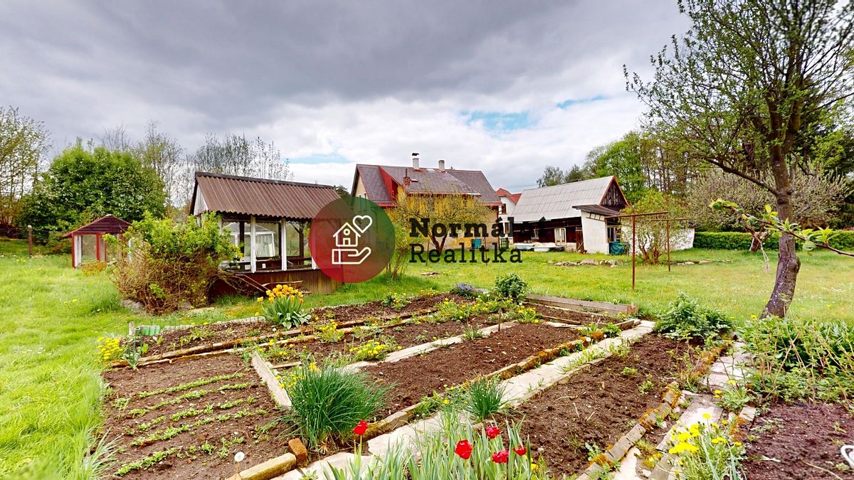 Prodej rodinného domu 176 m², pozemek 1213 m² – fotografie 2