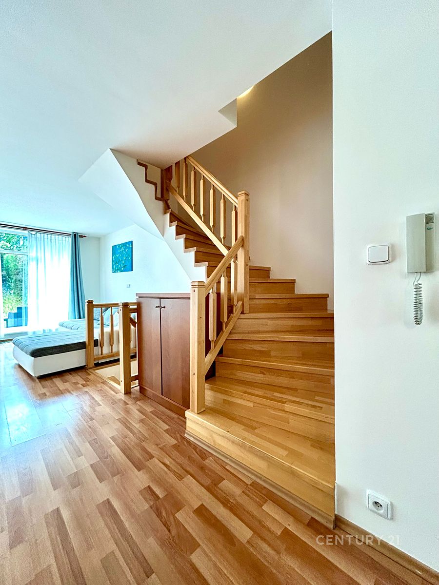 Pronájem rodinného domu 160 m², pozemek 120 m² – fotografie 5