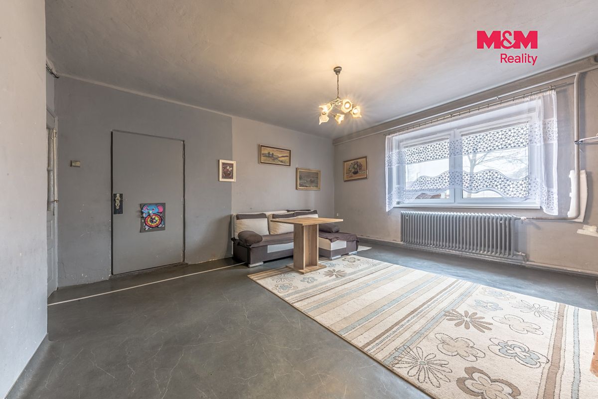 Prodej rodinného domu 180 m², pozemek 586 m² – fotografie 3