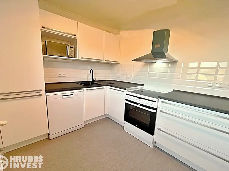 Prodej bytu 3+1 70 m², Kvasiny – náhled fotky 3