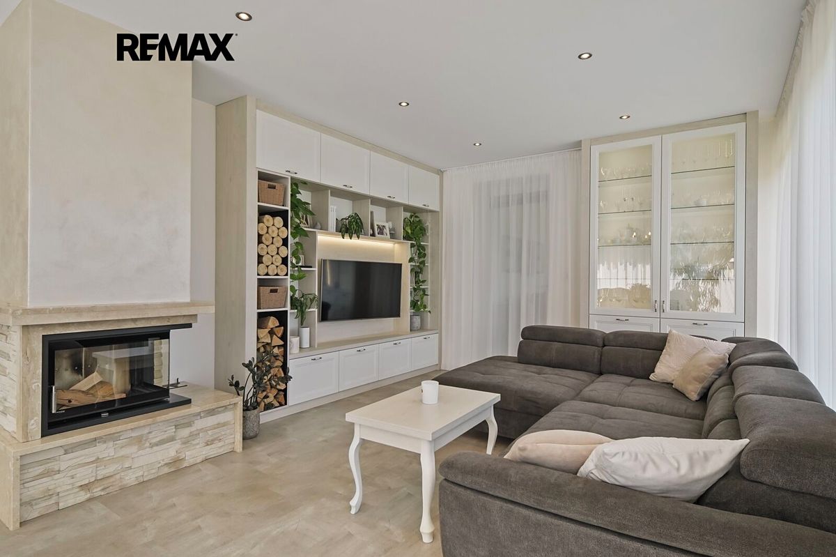 Prodej rodinného domu 176 m², pozemek 1000 m² – fotografie 3