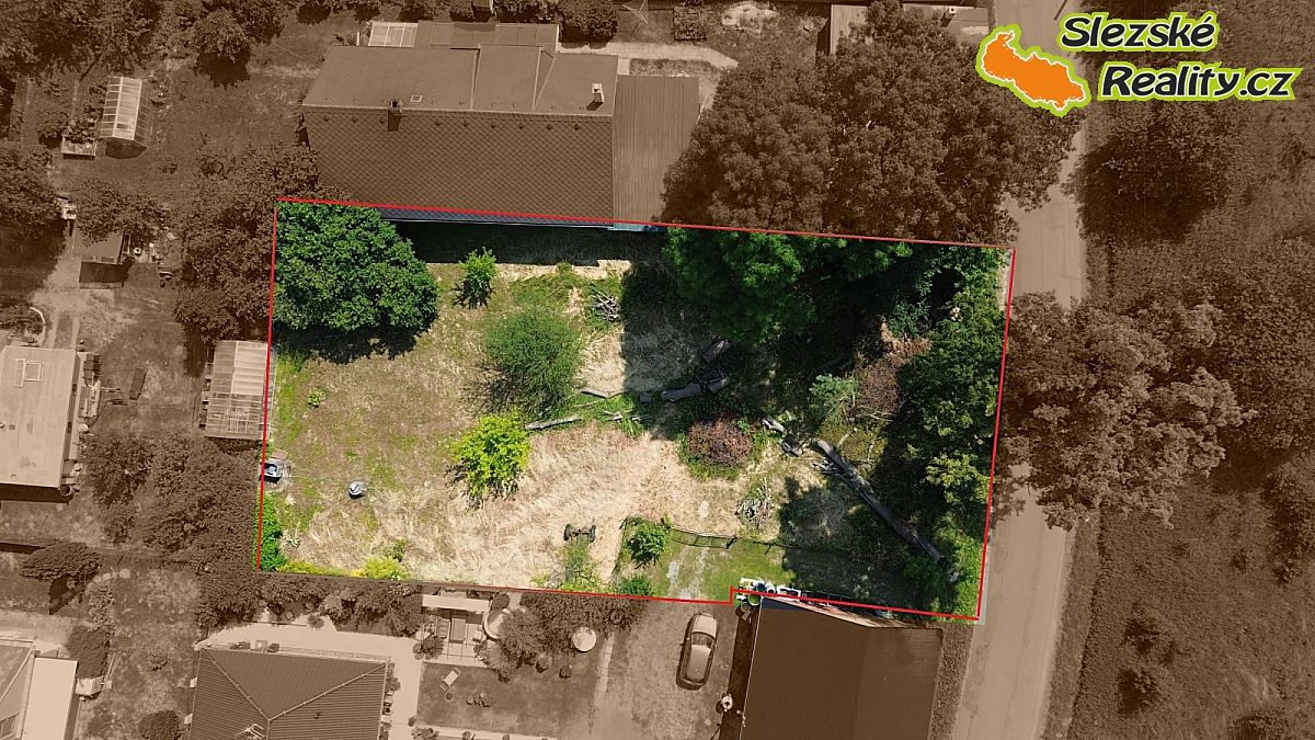 Prodej stavebního pozemku 966 m² – fotografie 2