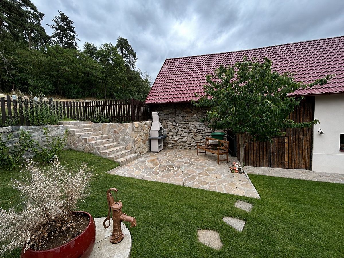 Prodej rodinného domu 166 m², pozemek 2576 m² – fotografie 4