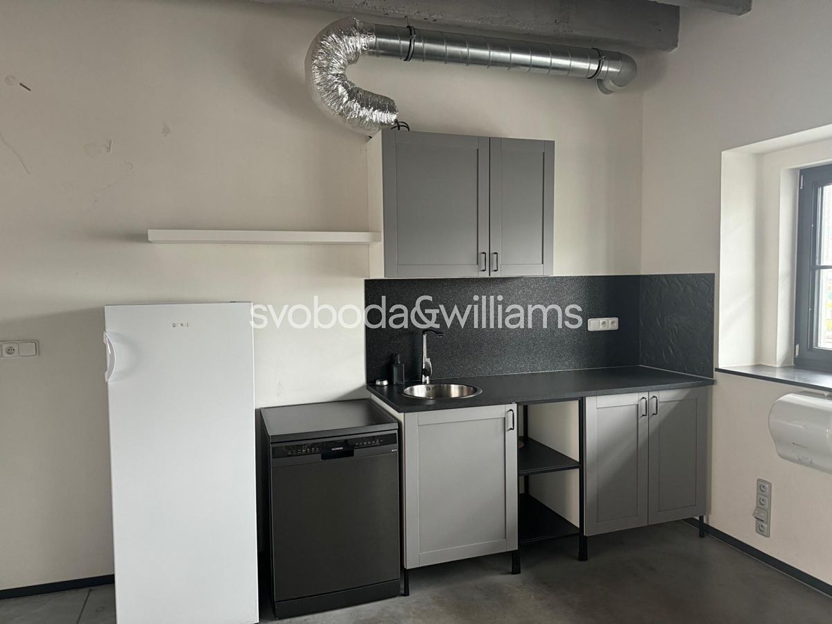 Pronájem kanceláře 115 m² – fotografie 4