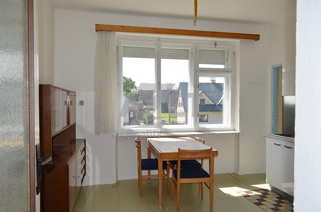 Prodej vícegeneračního domu 240 m², pozemek 781 m² – fotografie 3