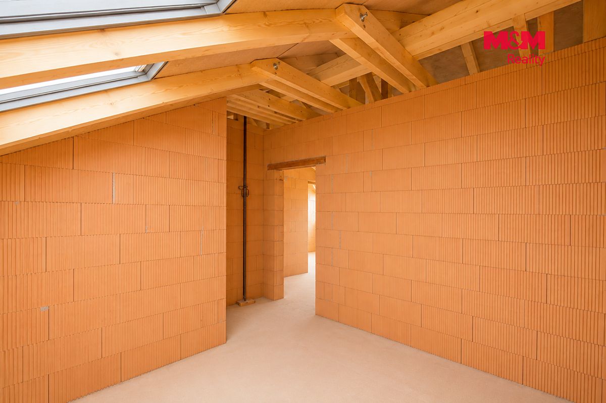Prodej rodinného domu 147 m², pozemek 425 m² – fotografie 5