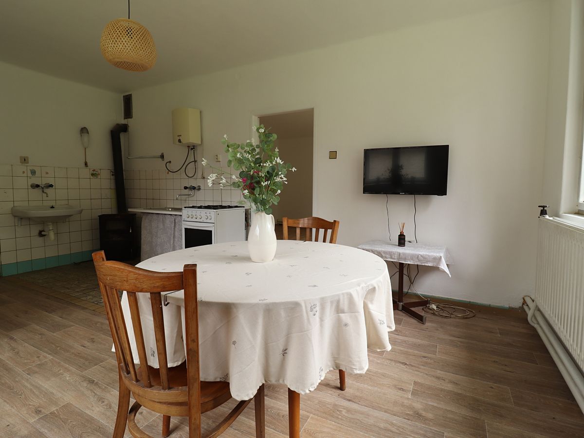 Prodej rodinného domu 150 m², pozemek 912 m² – fotografie 3