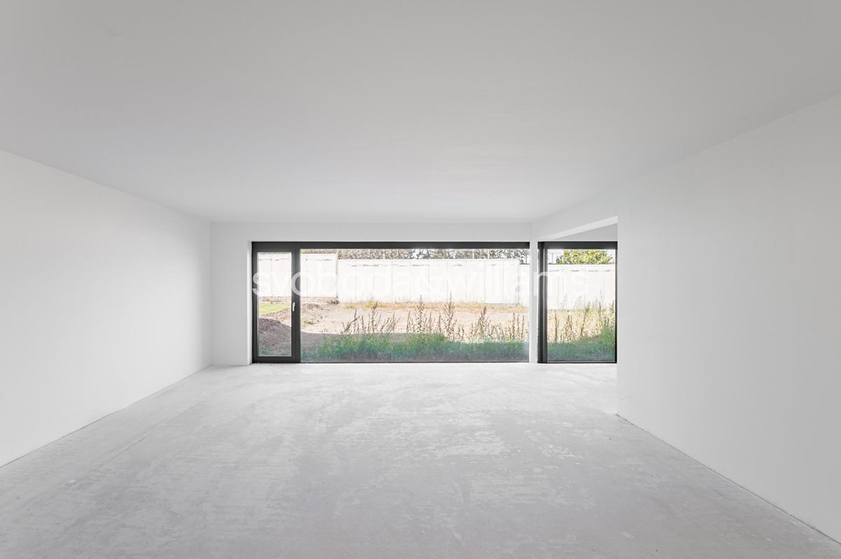 Prodej rodinného domu 296 m², pozemek 572 m² – fotografie 3