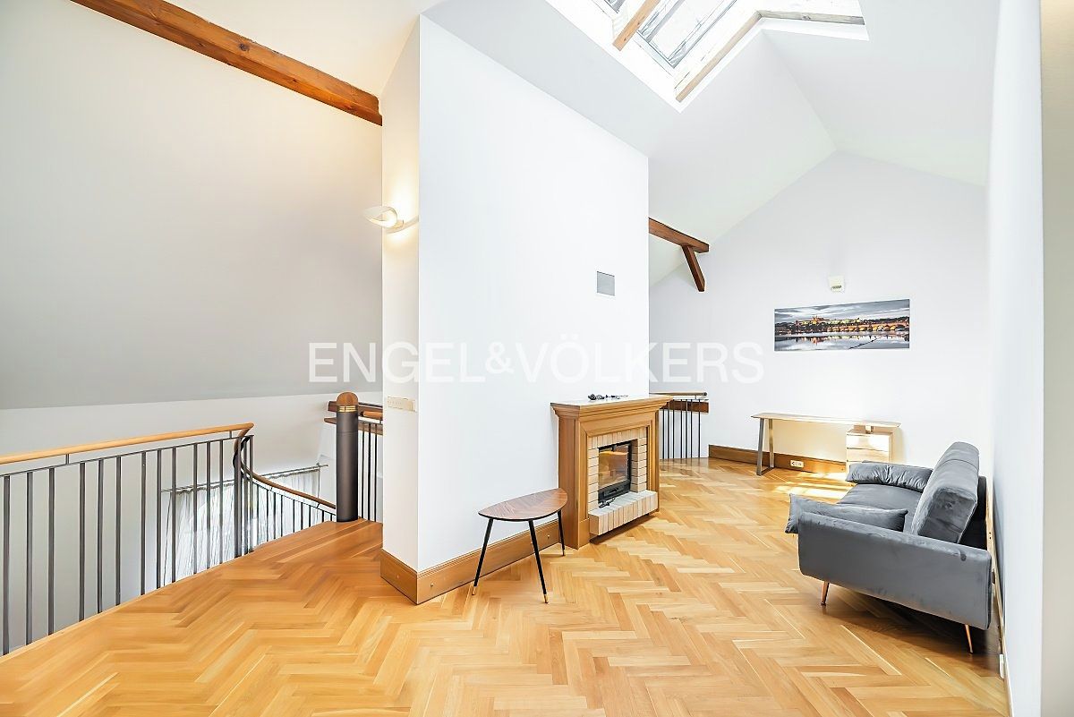 Pronájem bytu 5+1 195 m² – fotografie 2
