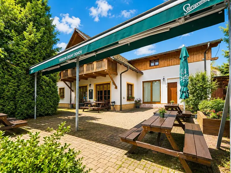 Prodej ubytovacího zařízení 280 m², Nový Bor – náhled fotky 3