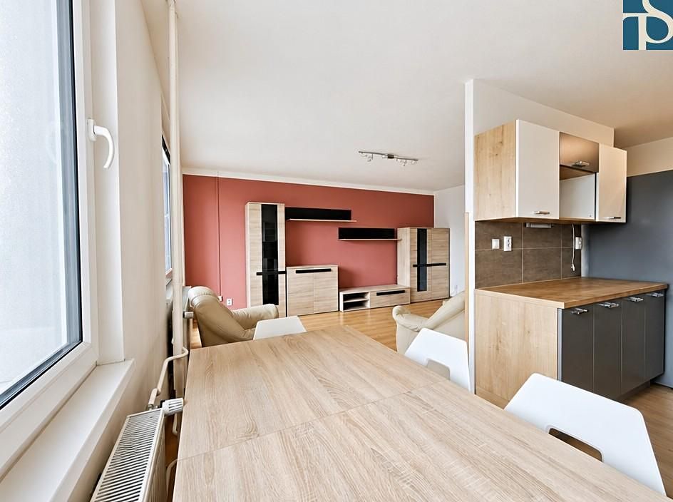 Pronájem bytu 4+1 91 m² – fotografie 2