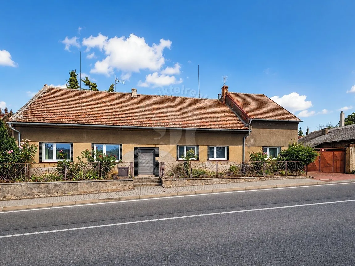 Prodej rodinného domu 327 m², pozemek 1171 m²