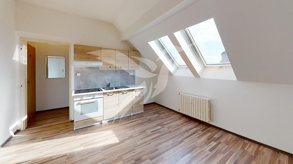 Pronájem bytu 1+1 32 m²