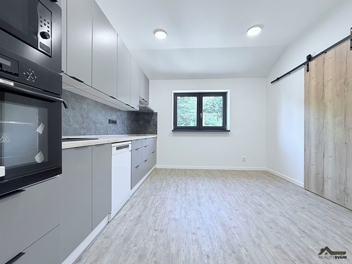 Prodej rodinného domu 200 m², pozemek 441 m² – fotografie 4