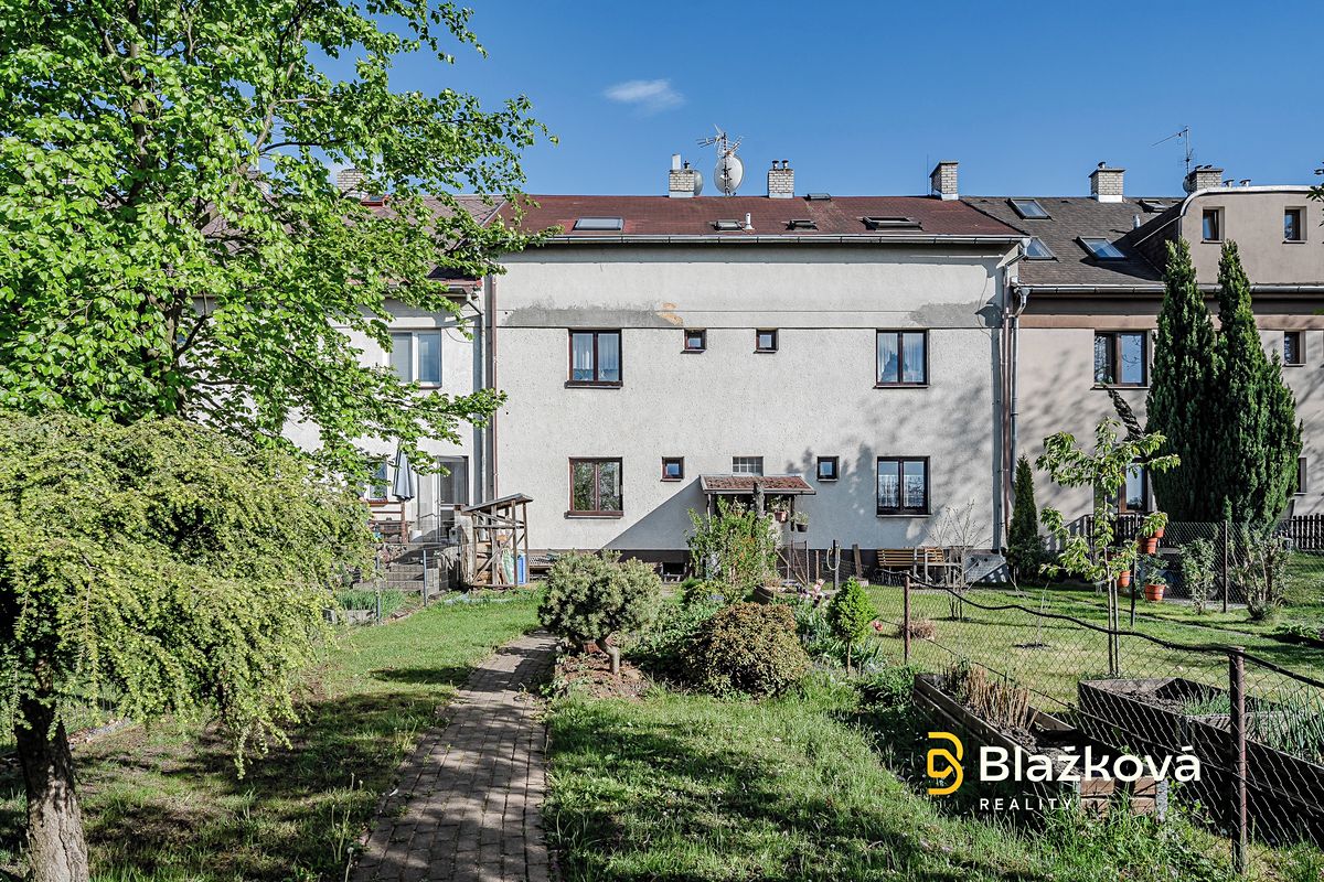 Prodej rodinného domu 137 m², pozemek 147 m² – fotografie 2