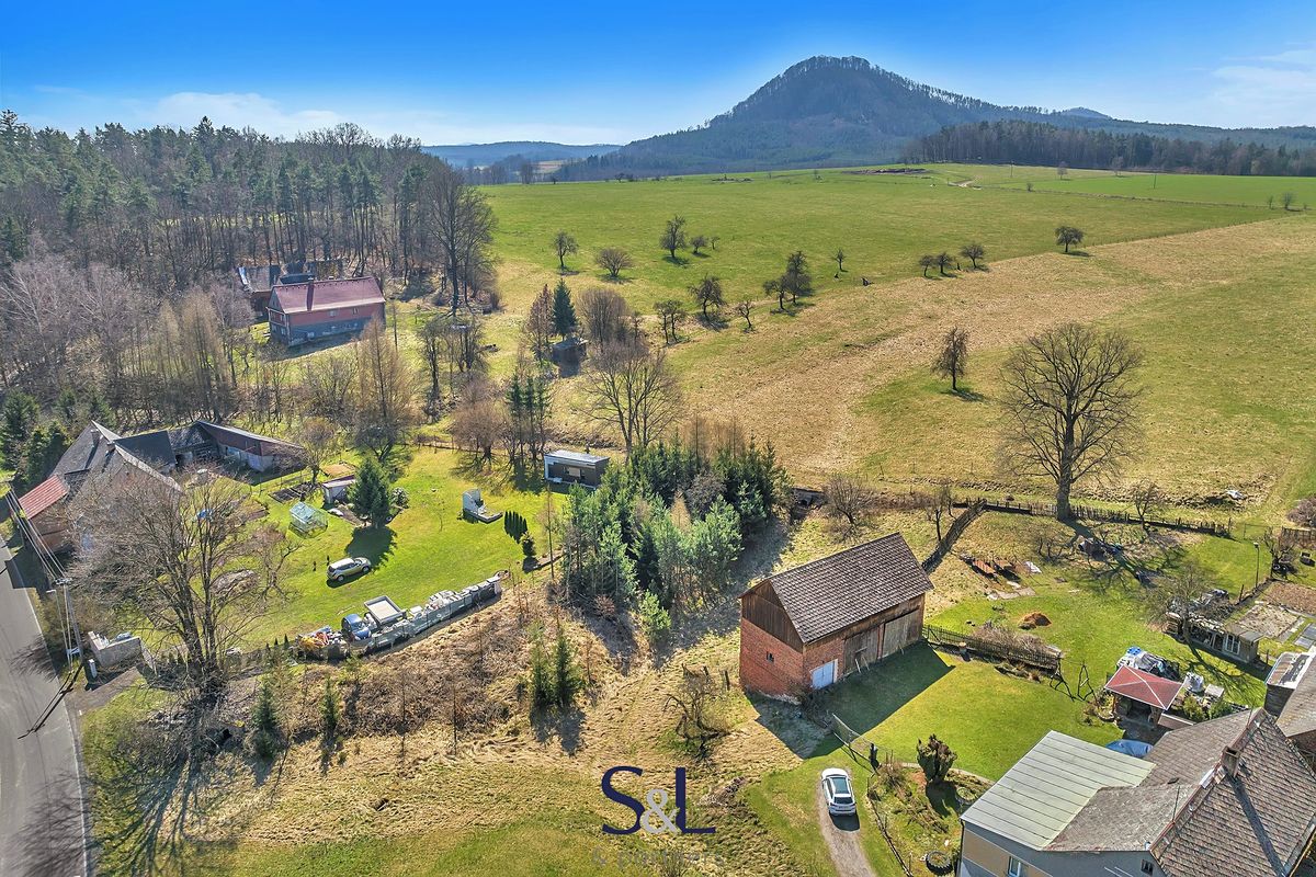 Prodej stavebního pozemku 2960 m² – fotografie 2