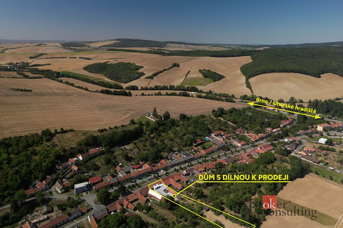 Prodej rodinného domu 250 m², pozemek 2232 m² – fotografie 2