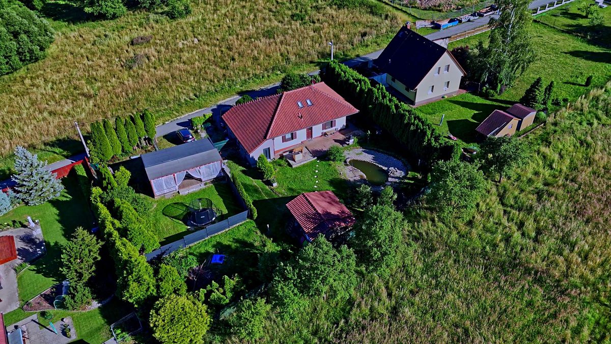 Prodej rodinného domu 133 m², pozemek 1299 m² – fotografie 2