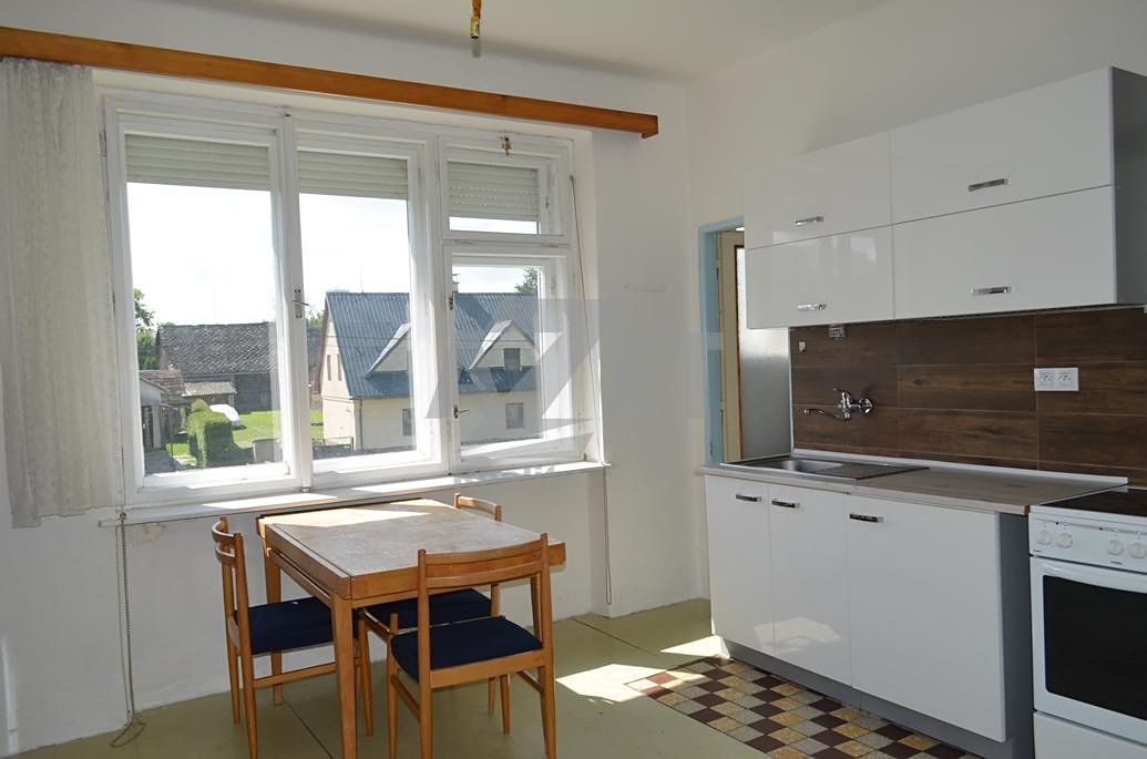 Prodej vícegeneračního domu 240 m², pozemek 781 m² – fotografie 2