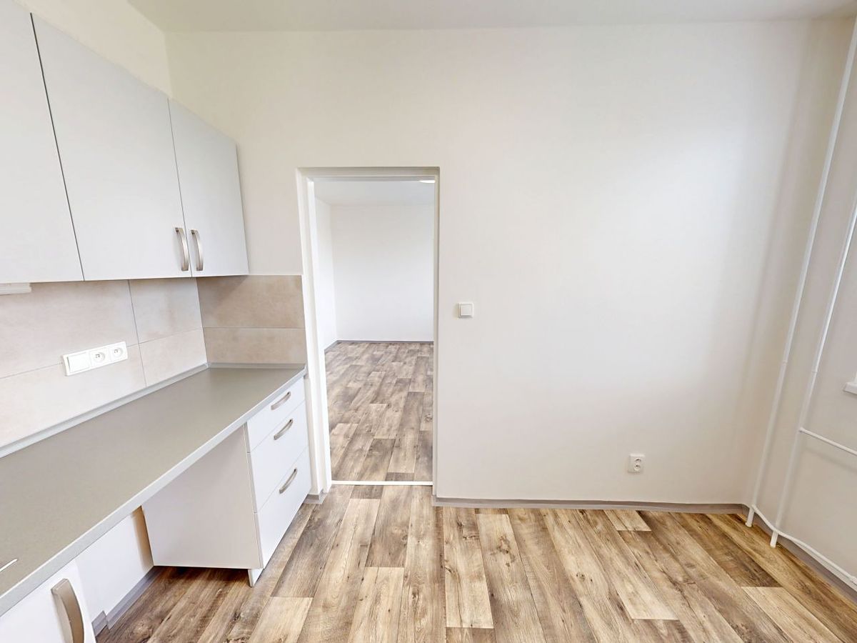 Pronájem bytu 2+1 44 m² – fotografie 2
