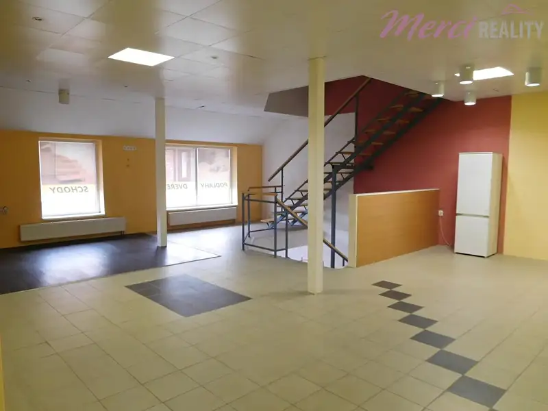 Pronájem obchodního prostoru 150 m², Uherské Hradiště – náhled fotky 2