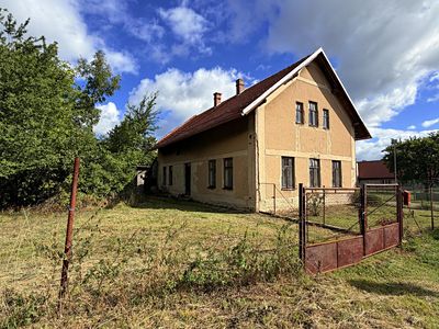 Prodej rodinného domu 270 m², pozemek 3295 m²