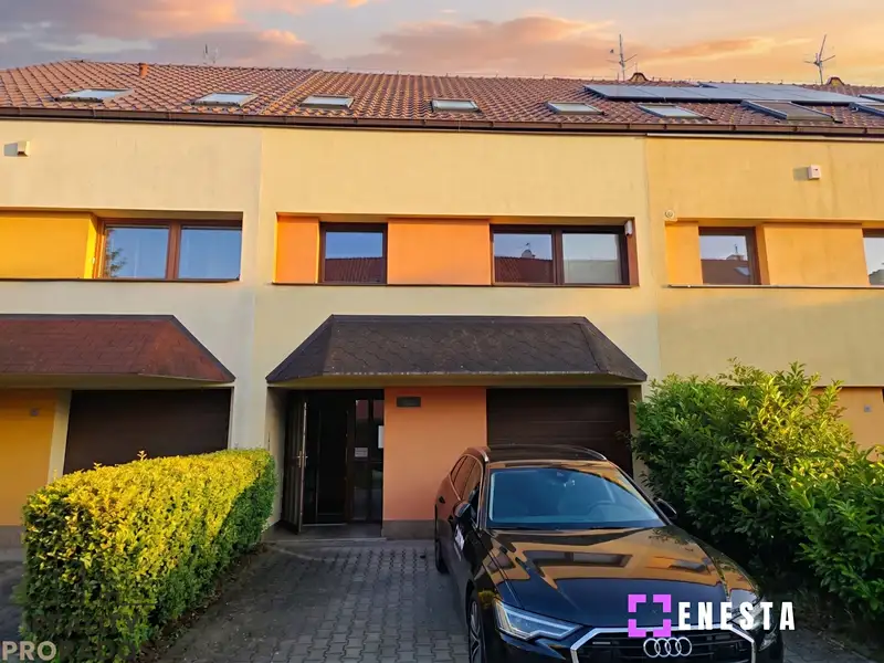 Pronájem rodinného domu 200 m², pozemek 182 m², Hostivice – náhled fotky 1