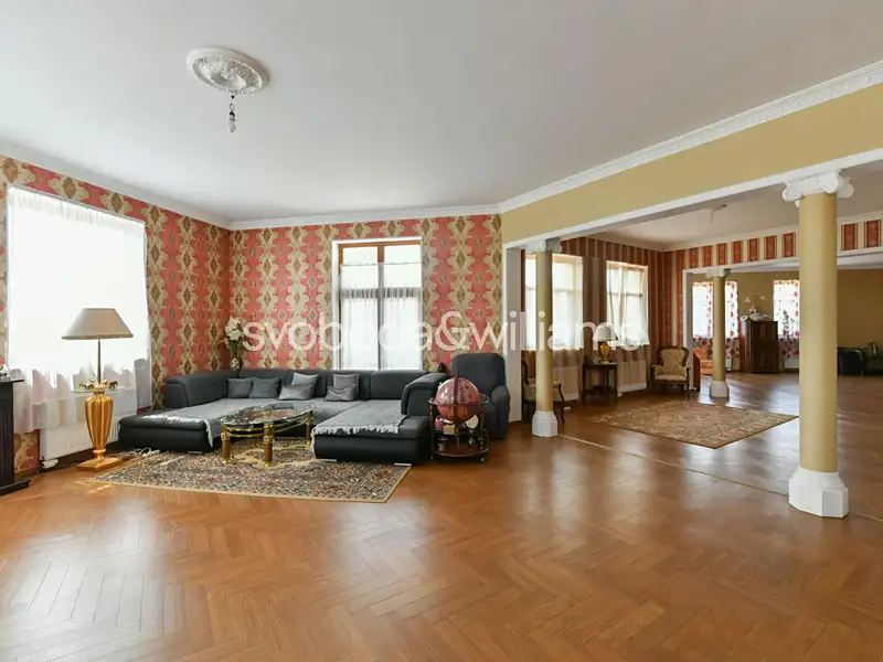 Prodej rodinného domu 718 m², pozemek 2052 m², Karlovy Vary – náhled fotky 3