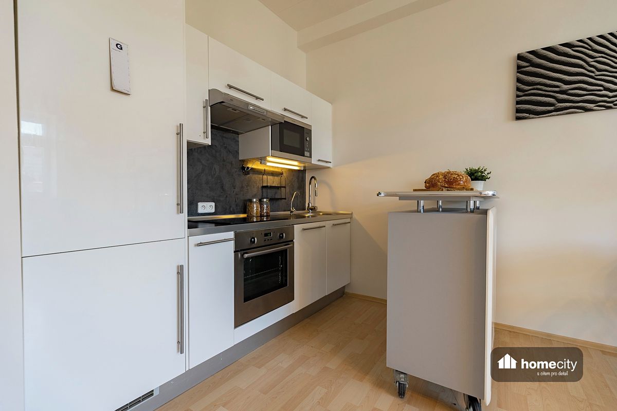 Pronájem bytu 2+kk 57 m² – fotografie 3