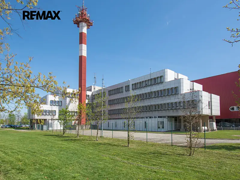 Pronájem kanceláře 171 m², Hradec Králové – náhled fotky 1