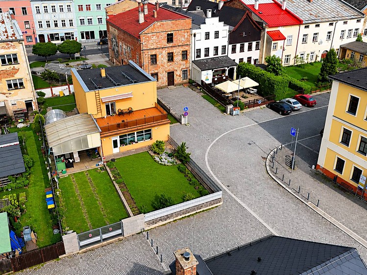 Prodej komerčního prostoru, 252 m² (1 z 37)