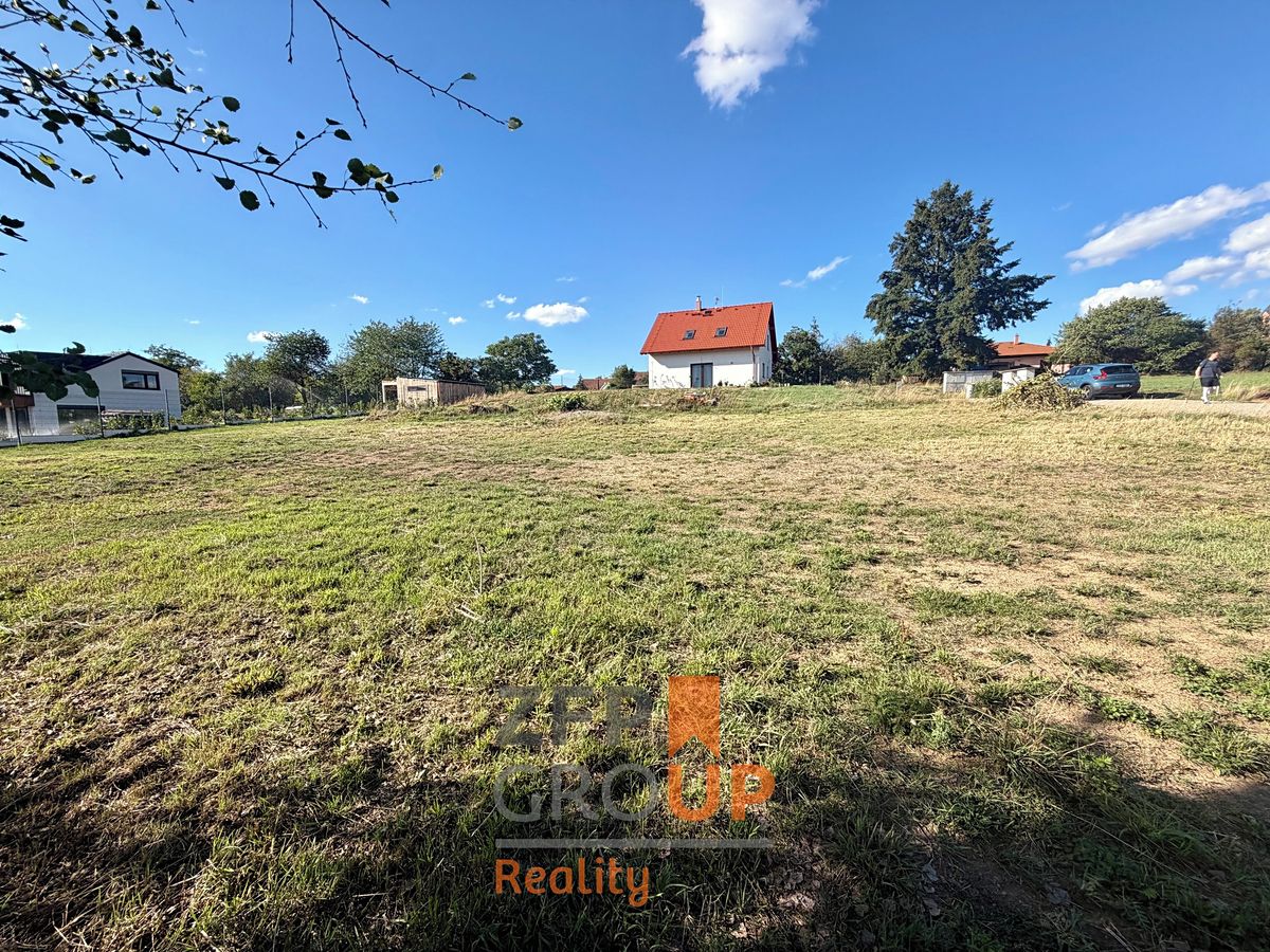 Prodej stavebního pozemku 886 m² – fotografie 3