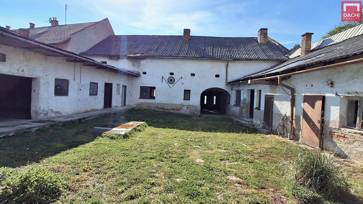 Prodej rodinného domu 536 m², pozemek 2011 m² – fotografie 2