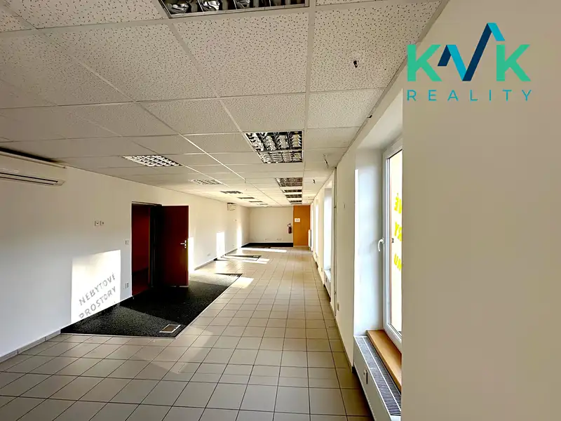 Pronájem obchodního prostoru 160 m², Ostrov – náhled fotky 2