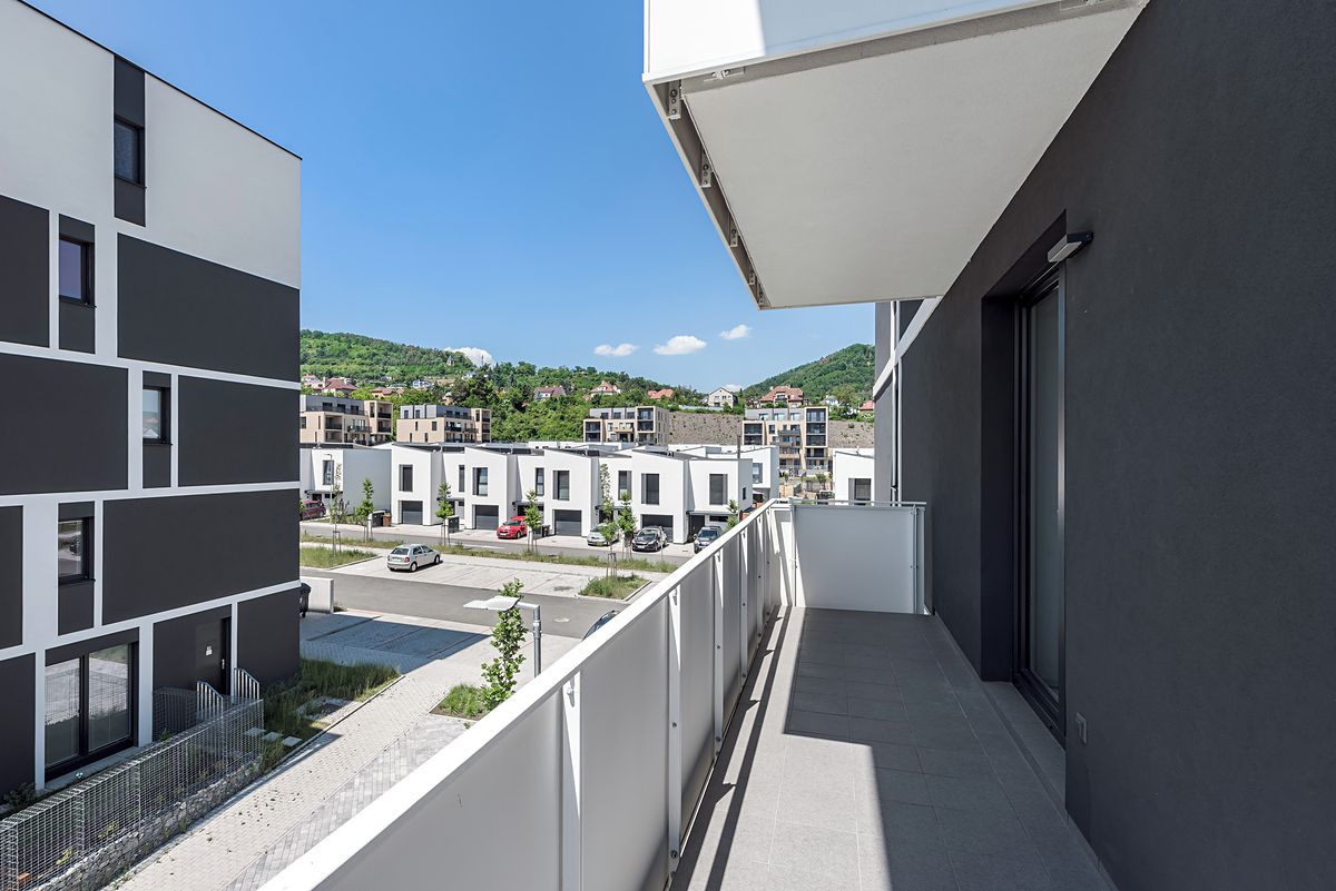 Pronájem bytu 3+kk 77 m² – fotografie 3