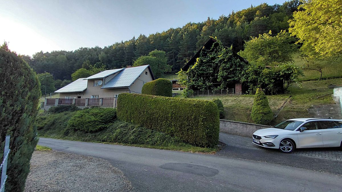 Prodej rodinného domu 225 m², pozemek 13000 m²