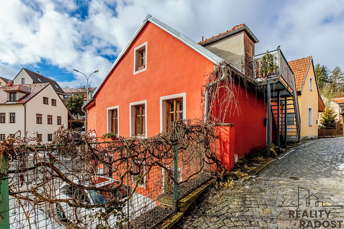 Prodej rodinného domu 220 m², pozemek 162 m² – fotografie 4