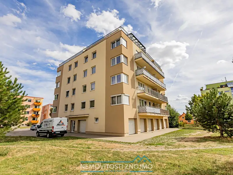 Prodej bytu 4+kk 89 m², Znojmo – náhled fotky 1