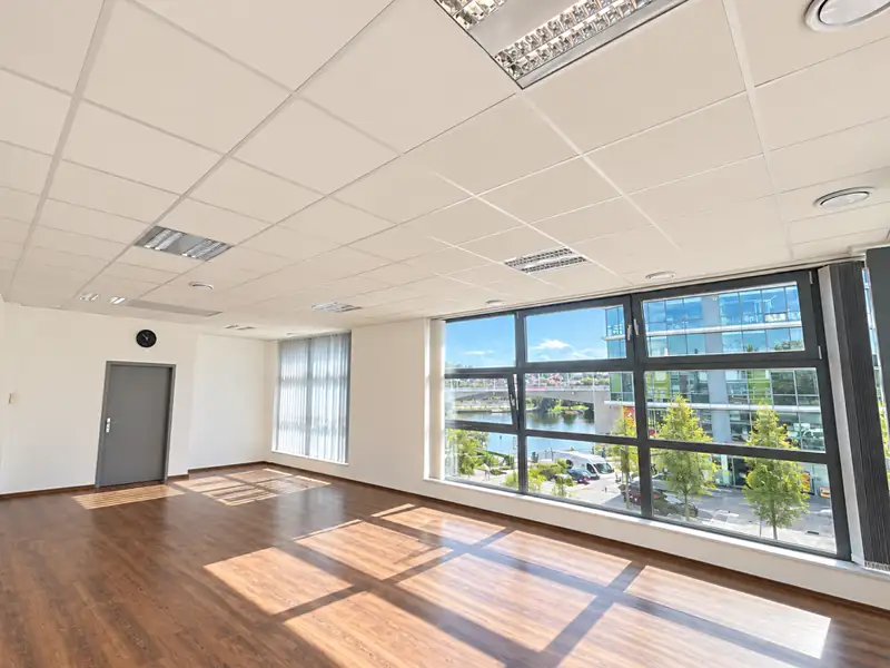 Pronájem kanceláře 52 m², Praha – náhled fotky 2