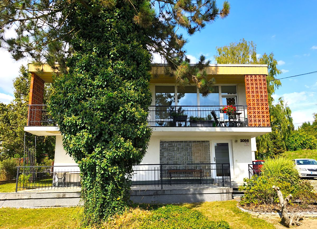 Prodej rodinného domu 285 m², pozemek 1062 m² – fotografie 3