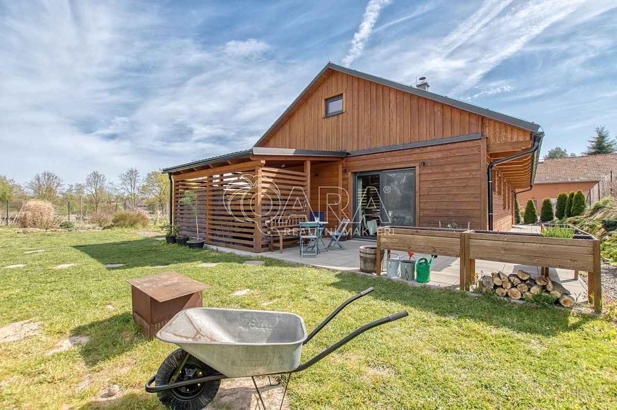 Prodej rodinného domu 144 m², pozemek 6118 m² – fotografie 4