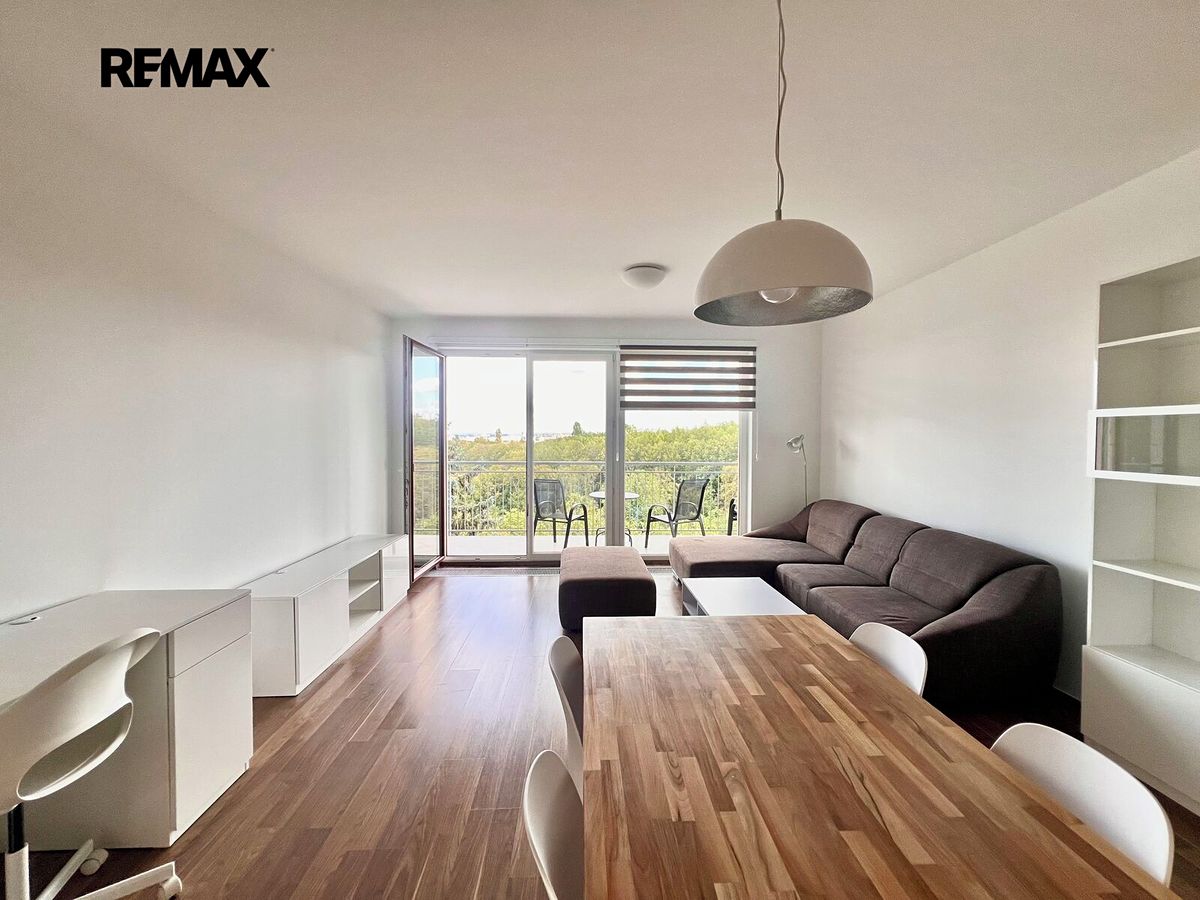 Pronájem bytu 3+kk 92 m²