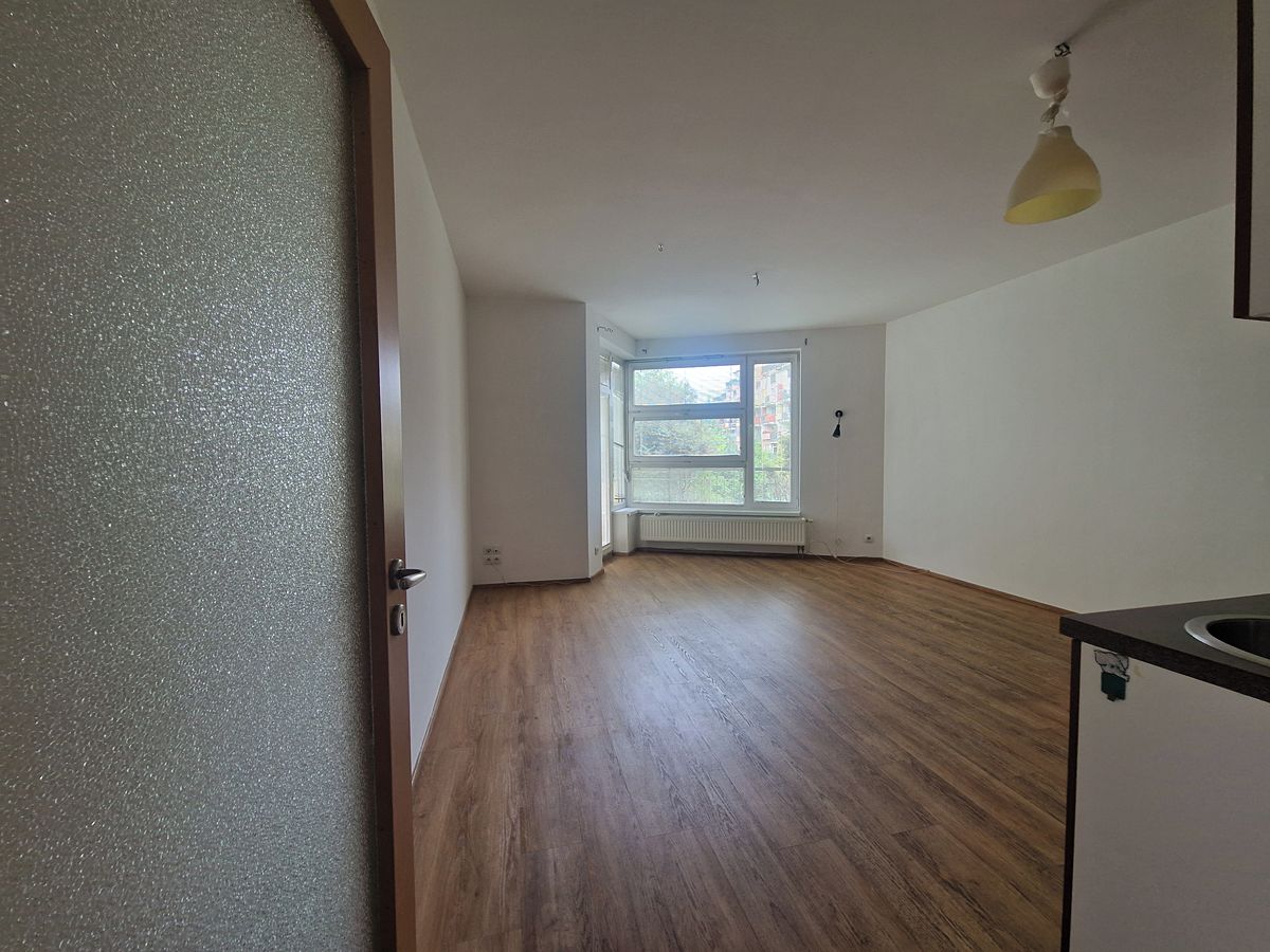 Pronájem bytu 2+kk 52 m² – fotografie 2